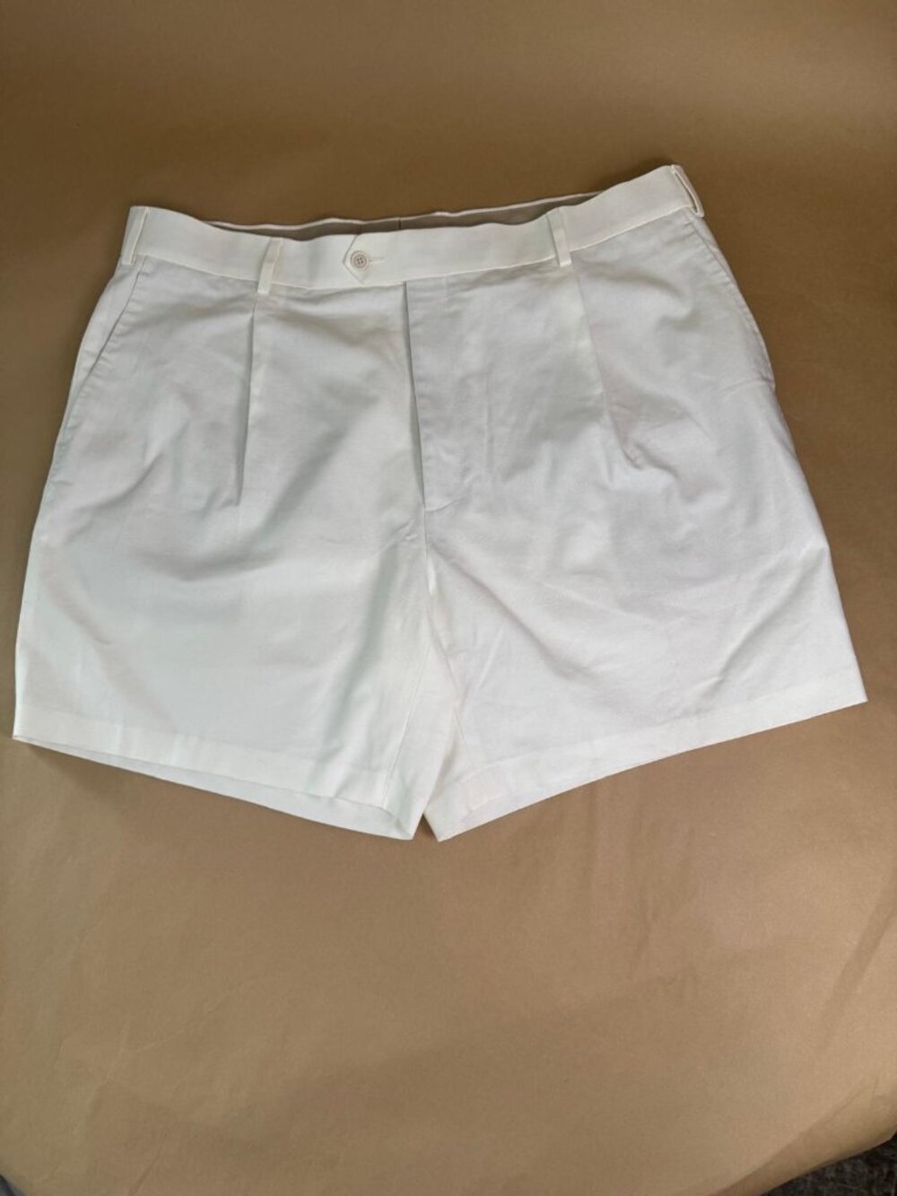 SUITSUPPLY Men’s US 42 Off-White Straight Leg Cotton Pleated Shorts